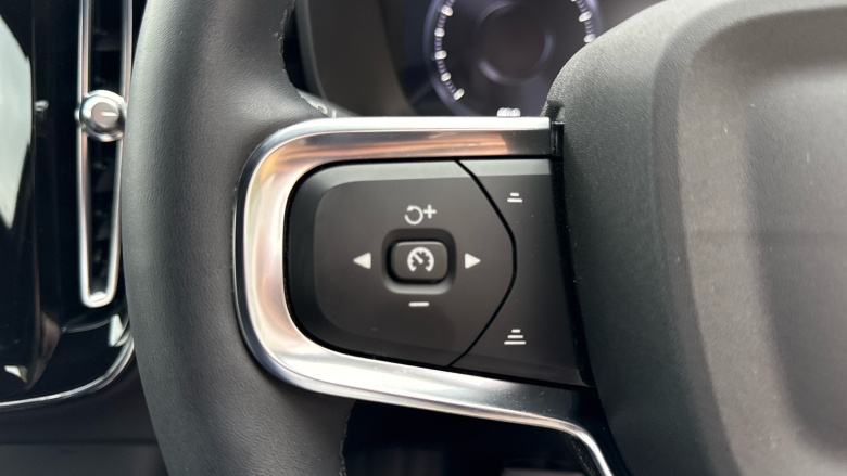 Volvo Xc40 1.5 T4 Recharge PHEV Plus Dark 5dr Auto Estate